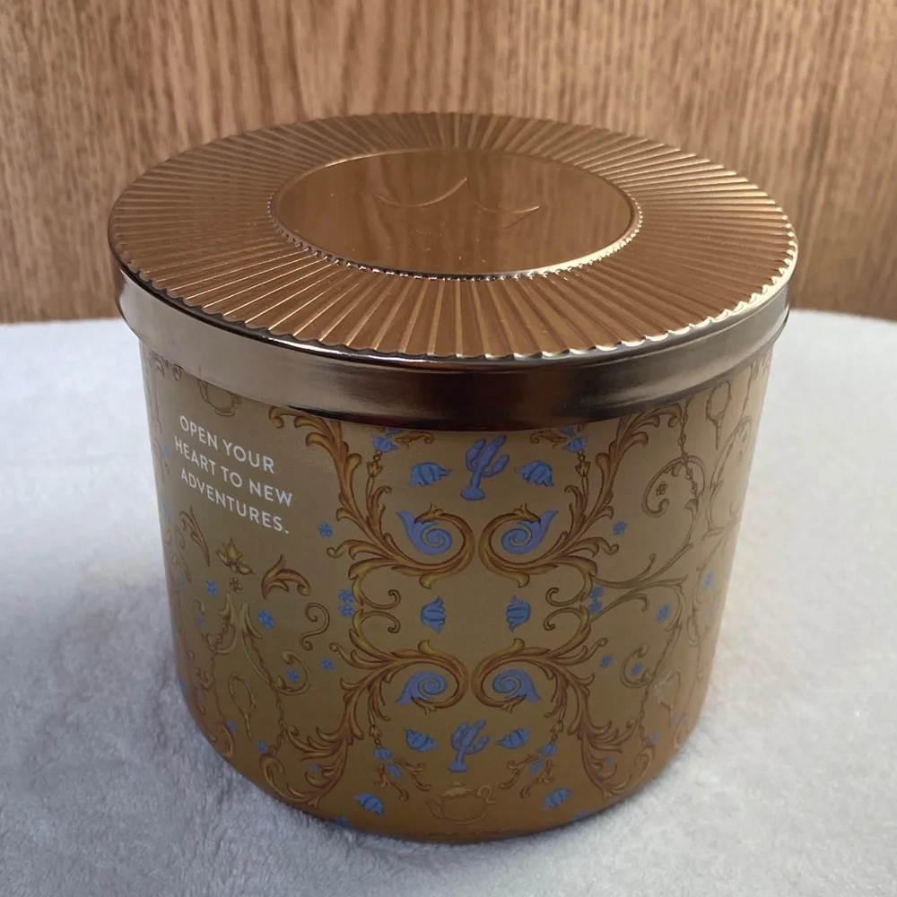 Bath & Body Works Gold Candle Jar with Blue Filigree - Picture 4 of 5